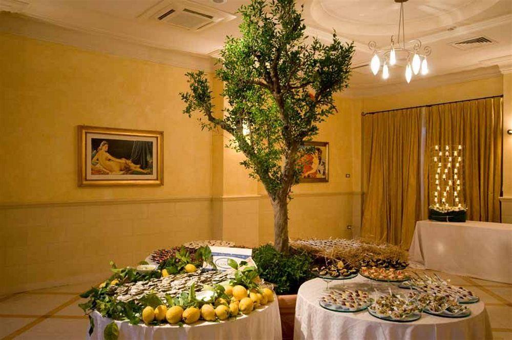 Hotel Cavaliere Ночі Екстер'єр фото