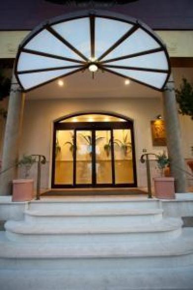 Hotel Cavaliere Ночі Екстер'єр фото