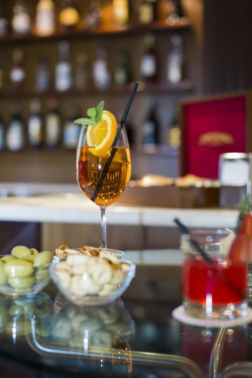 Hotel Cavaliere Ночі Екстер'єр фото